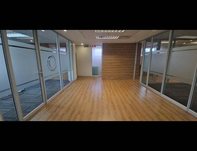 BUSINESS PROPERTY TO RENT IN HALFWAY HOUSE